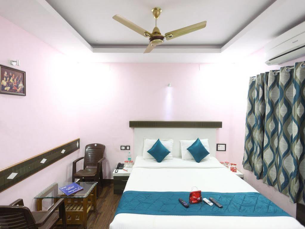 Oyo T Nagar Off Pondy Bazaar 3*